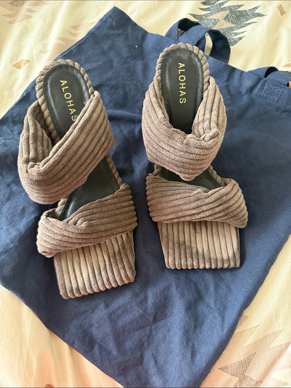 ALOHAS Corduroy Knot Slide Heels in Brown